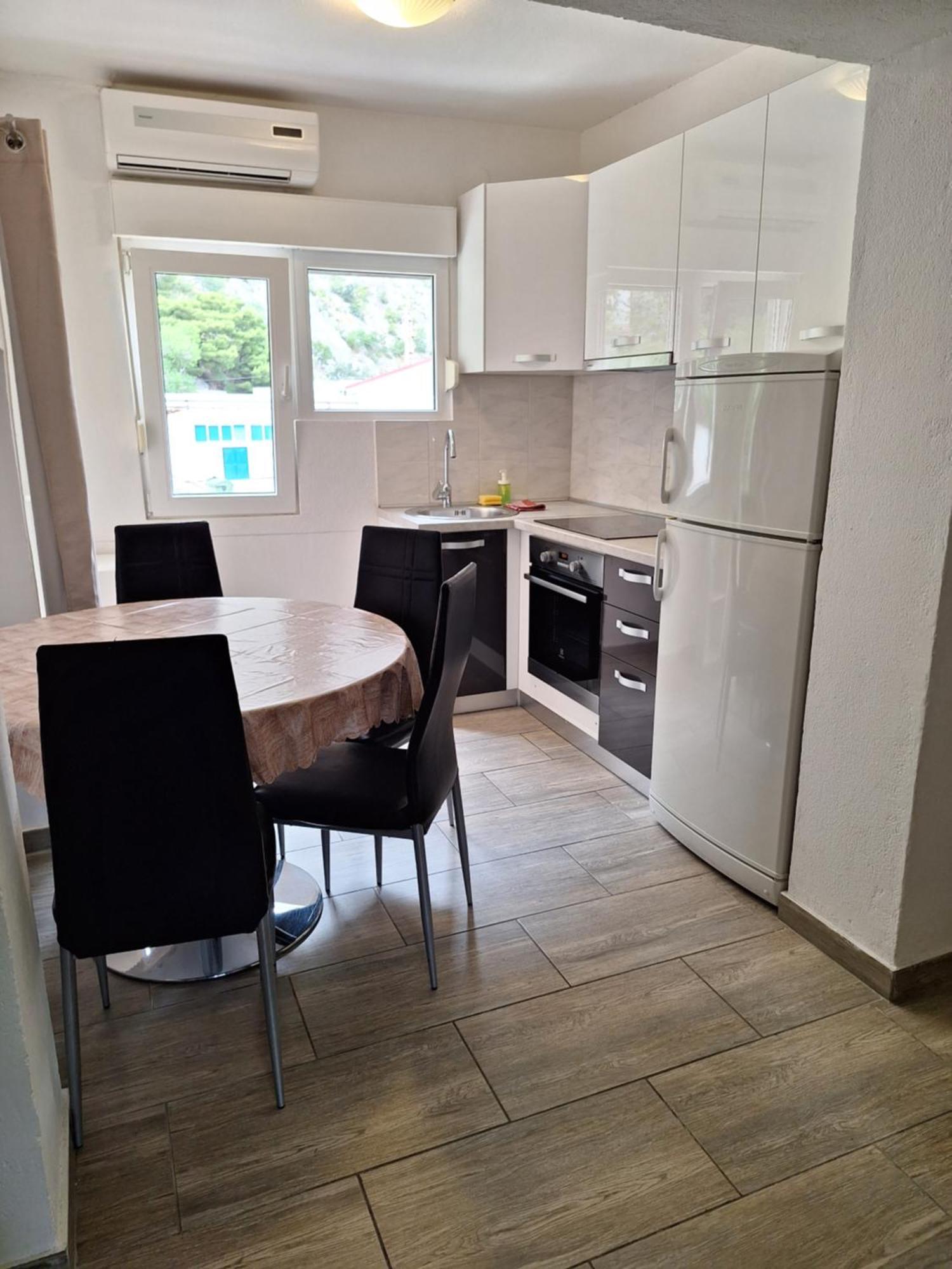 Apartmani Lisicina Омиш Экстерьер фото